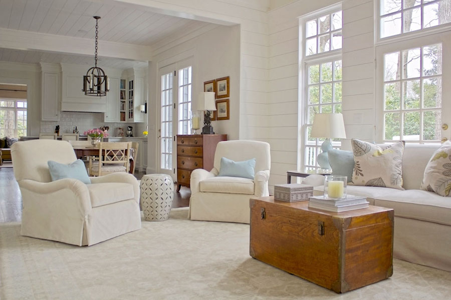 collier classic living room flowing into the kitchen